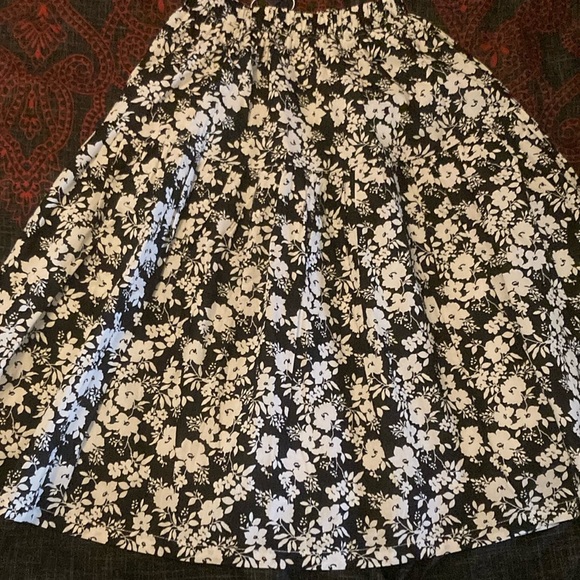 Size 6-7 - Picture 1 of 4